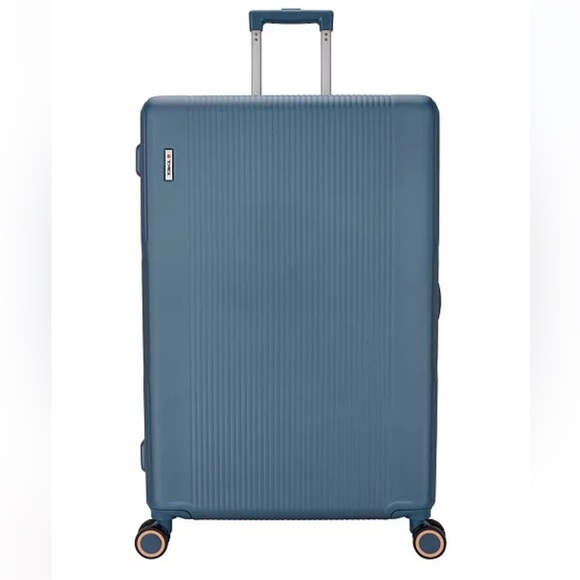 Tag Gateway Piece Hard side Spinner 24“ Luggage suitcase $439 - Picture 3 of 9
